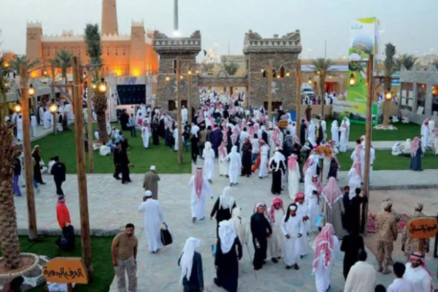 القرية التراثية بالجنادرية تقدم للزوار الكثير من الفعاليات والأنشطة الجديدة المنفذة داخل الأجنحة المشاركة وقرى مناطق المملكة (واس)