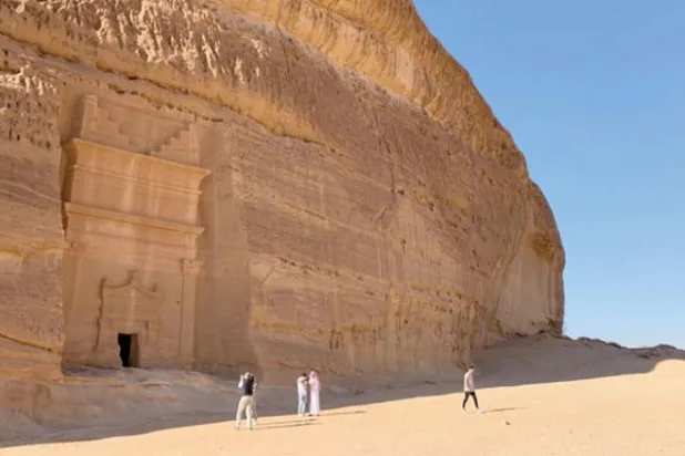 «العلا» السعودية... منحوتة حجر تبوح بالحكايات ويناديها المستقبل