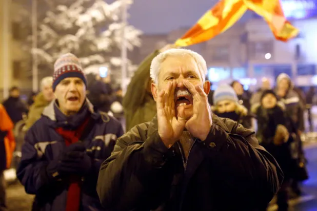 برلمان مقدونيا يوافق على تغيير اسم البلاد