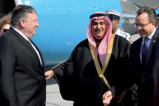 Bahreyn Dışişleri Bakanı Halid bin Ahmed Al Halife, ABD Dışişleri Bakanı Mike Pompeo ile dün Manama’da bir araya geldi (Reuters)