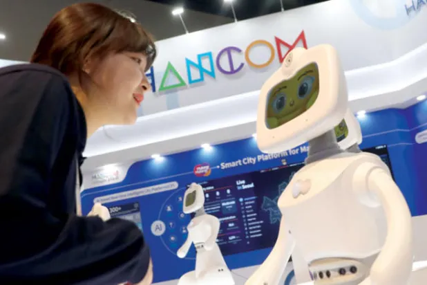 الروبوتات تتعرض لاعتداءات عنيفة من البشر