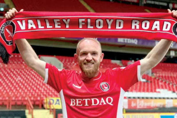 جوني ويليامز: الإصابات عطلت مسيرتي كثيراً وسأبدأ من جديد مع تشارلتون