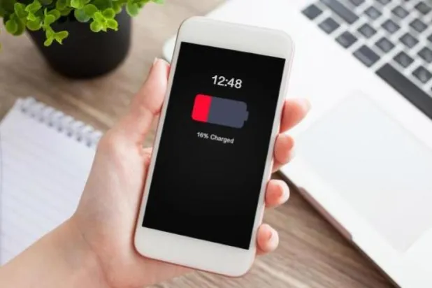 9 تطبيقات تضر بطارية هاتفك