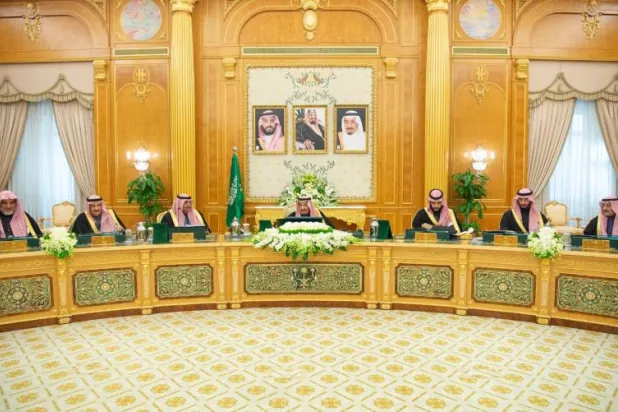 خادم الحرمين الشريفين خلال ترؤسه جلسة مجلس الوزراء (واس)