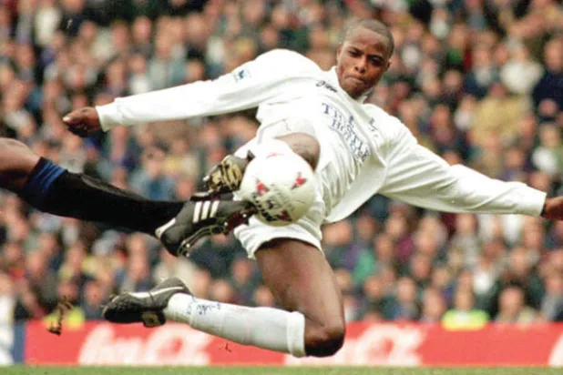 فيل ماسينغا... مهاجم صنع التاريخ مع ليدز يونايتد