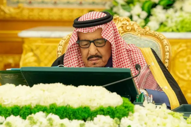 خادم الحرمين الشريفين خلال ترؤسه جلسة مجلس الوزراء (واس)
