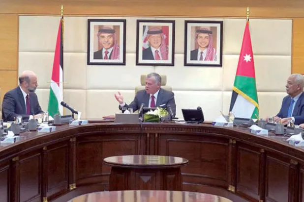 العاهل الأردني يتدخل ويدعو إلى «إعادة النظر» في أي تعيينات غير مستحقة