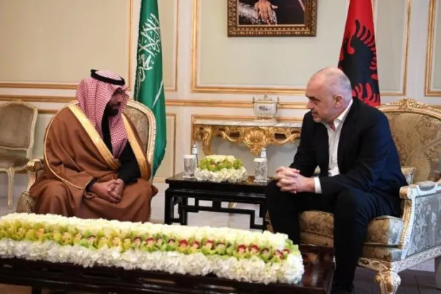 وزير الثقافة السعودي يبحث مع رئيس وزراء ألبانيا تعزيز التعاون