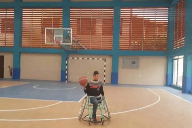 عبدالله الأنقر... لاعب كرة سلة لم تهزمه قدمه المبتورة