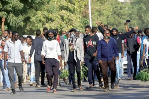 Sudan'da hükümet ile protestocular arasındaki krizi büyüyor