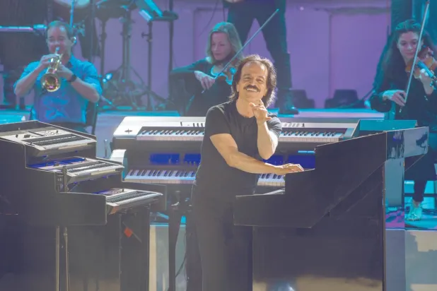 یانی هوادارانش را با اثری ویژه برای سعودی شگفت‌زده کرد