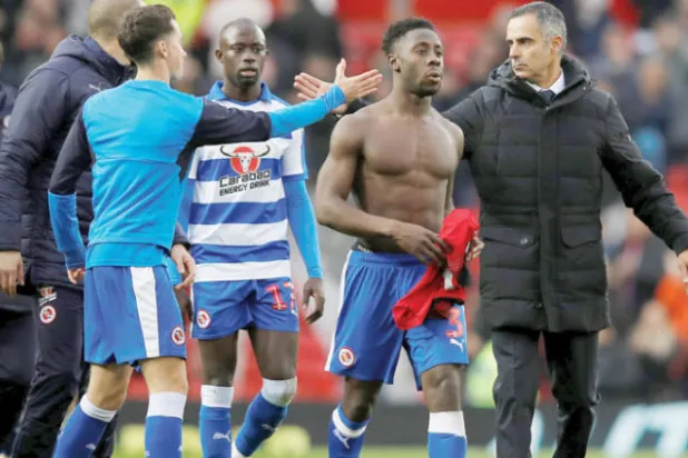 خوسيه غوميز: بوبي روبسون كان رمزاً لكرة القدم الإنجليزية