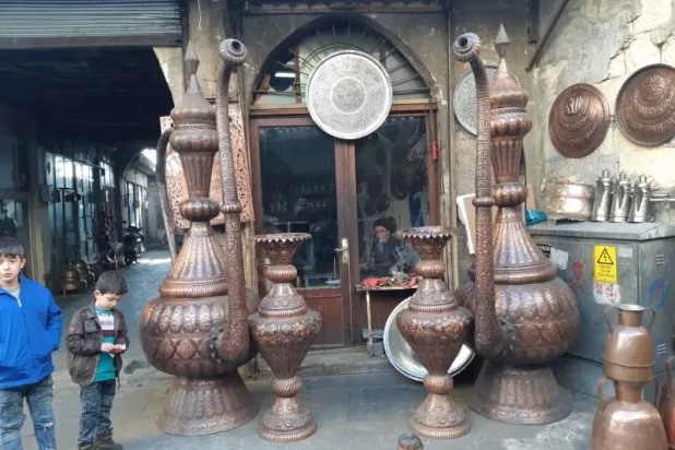 لاجئون سورّيون يبرعون في ممارسة الحرف اليدوية في تركيا