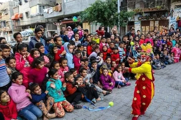 مبادرة «جمعة فرح»... بلسمة جروح الأطفال في أحياء غزة
