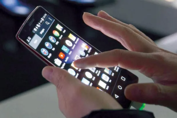 تحول عميق في سوق الهواتف الذكية بعد تراجع المبيعات 5 %