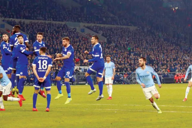 ساني (يمين) وركلته الحرة التي قلبت الموازين