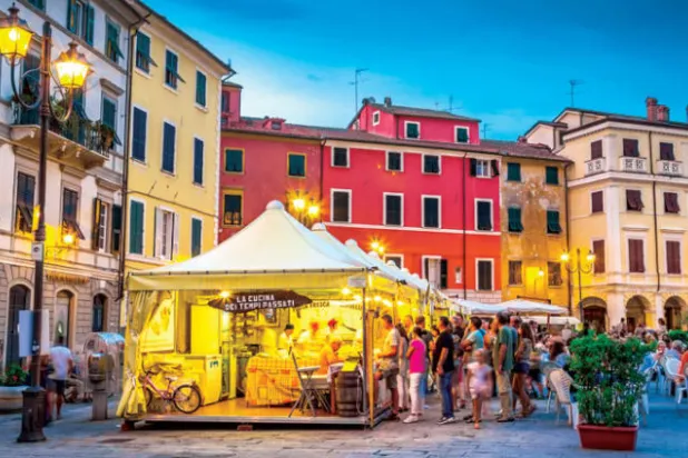 أطباق إيطاليا التقليدية لذيذة في الشارع... وعلى المائدة