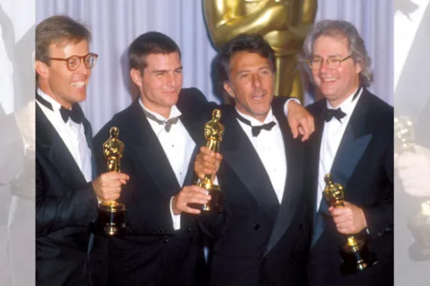 صورة أرشيفية للفائزين بجوائز الدورة الـ61 عام 1989 التي غاب عنها المقدم أيضاً (غيتي)