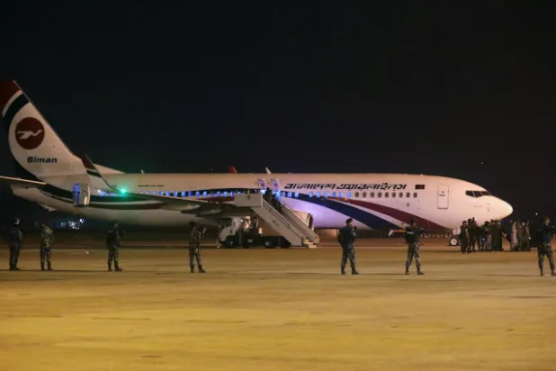 خاطف الطائرة البنغلاديشية كان يحمل «مسدس أطفال»