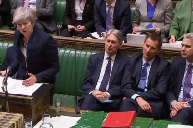 May, Brexit erteleme kararını İngiliz Parlamentosuna sunacak