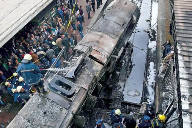 ده ها کشته و زخمی بر اثر سانحه قطار در مصر … استعفای وزیر ترابری