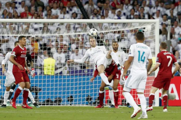 غاريث بيل يسجل بلعبة خلفية طائراً أجمل أهدافه أمام ليفربول في نهائي دوري الأبطال الموسم الماضي