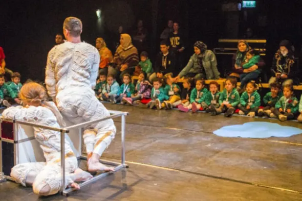 عروض مهرجان «حكاوي» الدولي تجتذب الأطفال في مصر