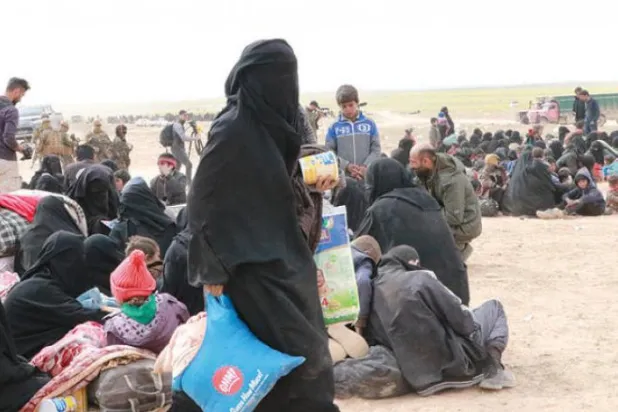 آخرین گریختهگان از مشاهداتشان از پناهگاه «داعش» با «الشرق الاوسط» میگویند