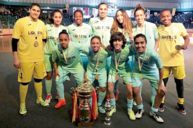 منيرة الحمدان: جدي وراء اهتمامي بكرة القدم النسائية... وننفق من جيوبنا