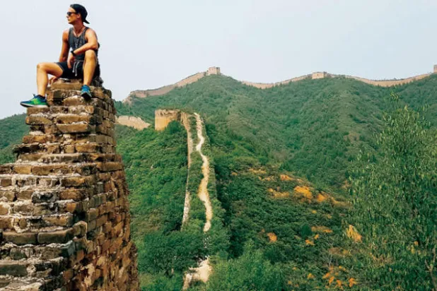 حول العالم: مغامرات خارجة عن المألوف