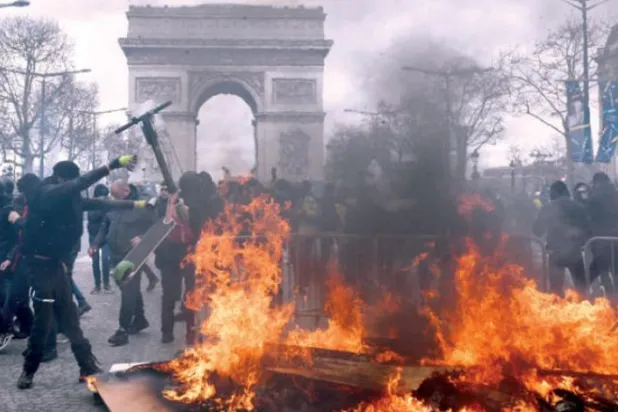 بازگشت خشونت بار جلیقه زردها به پاریس