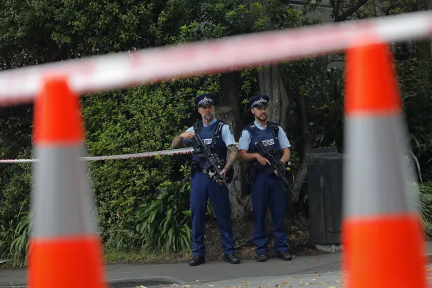 شرطة نيوزيلندا تؤكد أن مسلحاً واحداً فقط نفذ «مجزرة المسجدين»