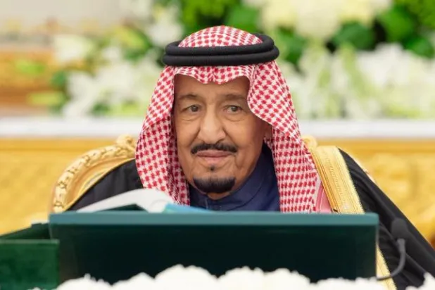 خادم الحرمين الشريفين خلال ترؤسه جلسة مجلس الوزراء (واس)