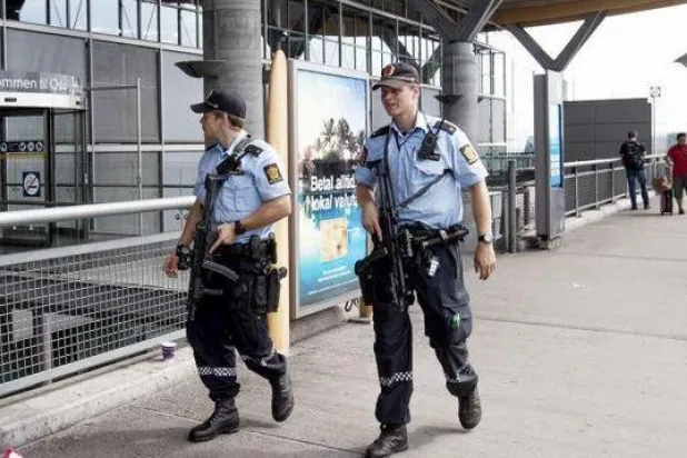 مهاجم يطعن أربعة بمدرسة في أوسلو