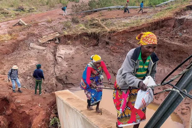 «إيداي» يسفر عن 356 ضحية على الأقل وآلاف العالقين