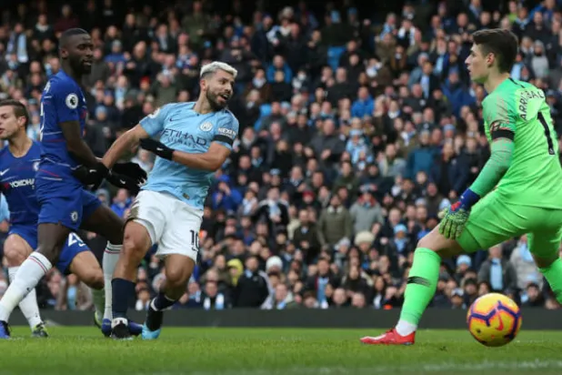 أغويرو يتألق في الملاعب الإنجليزية