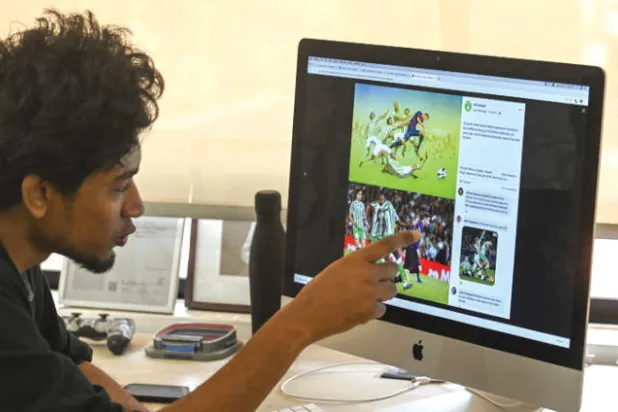 رسام يجسد ميسي بلوحة تحققت بعد 6 سنوات