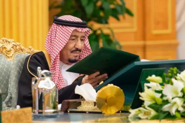 خادم الحرمين الشريفين خلال جلسة مجلس الوزراء (واس)