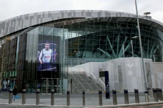 تغيير أسماء الأماكن التاريخية يُظهر أن كرة القدم أصابها الجشع