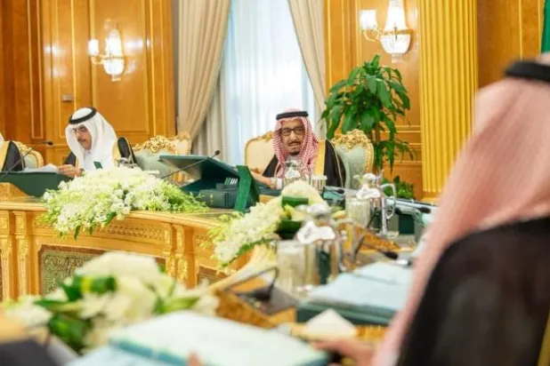 خادم الحرمين خلال ترؤسه جلسة مجلس الوزراء (واس)
