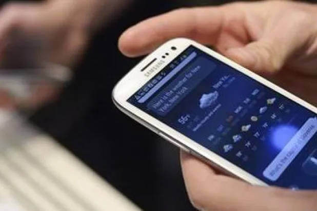 لا ترمِ هاتفك القديم وتعرّف على استخداماته المفيدة