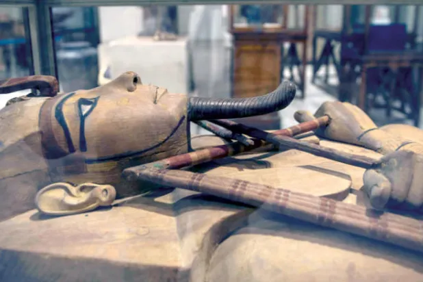 تمثال خشبي فريد تم اكتشافه في «تونا الجبل» (إ.ب.أ)