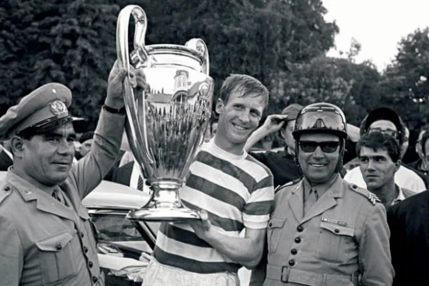 بيلي مكنيل بعد الفوز بكأس أوروبا عام 1967
