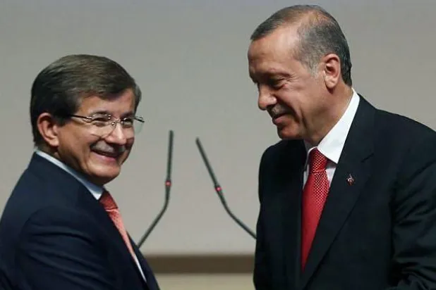 داود أوغلو... ظل إردوغان الذي خالفه