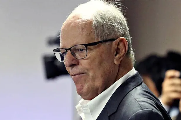 حكومة بيرو تأمر باعتقال رئيس سابق في منزله