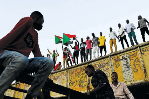 «قوى التغيير» السودانية تعتذر عن مواقف متضاربة