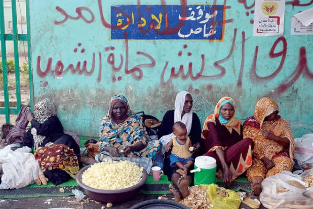 الجيش السوداني وقادة الحراك ينهون الجفوة ويشرعون في تفاوض «ماراثوني»