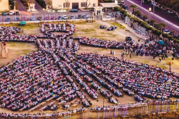 مائدة إفطار على هيئة راقص تنورة تبهر المصريين