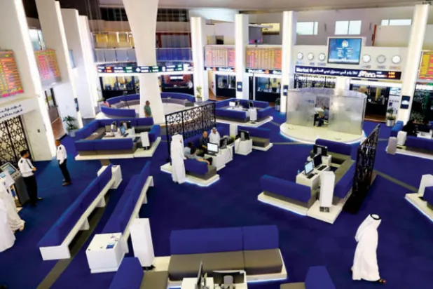 أسواق الخليج تتراجع تحت ضغوط جيوسياسية