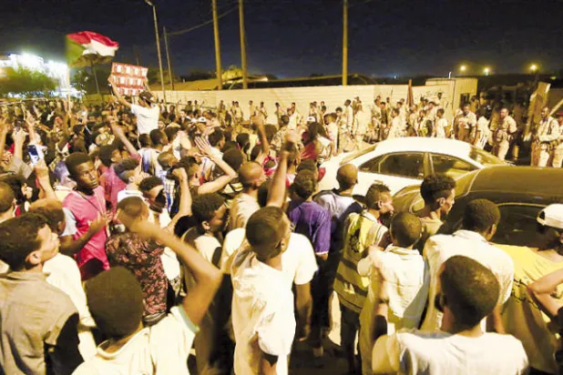 السودان: تصعيد ميداني يشوّش على اختراق سياسي